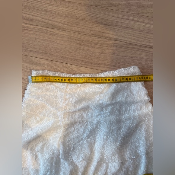 White lace top and skirt set - Picture 5 of 5